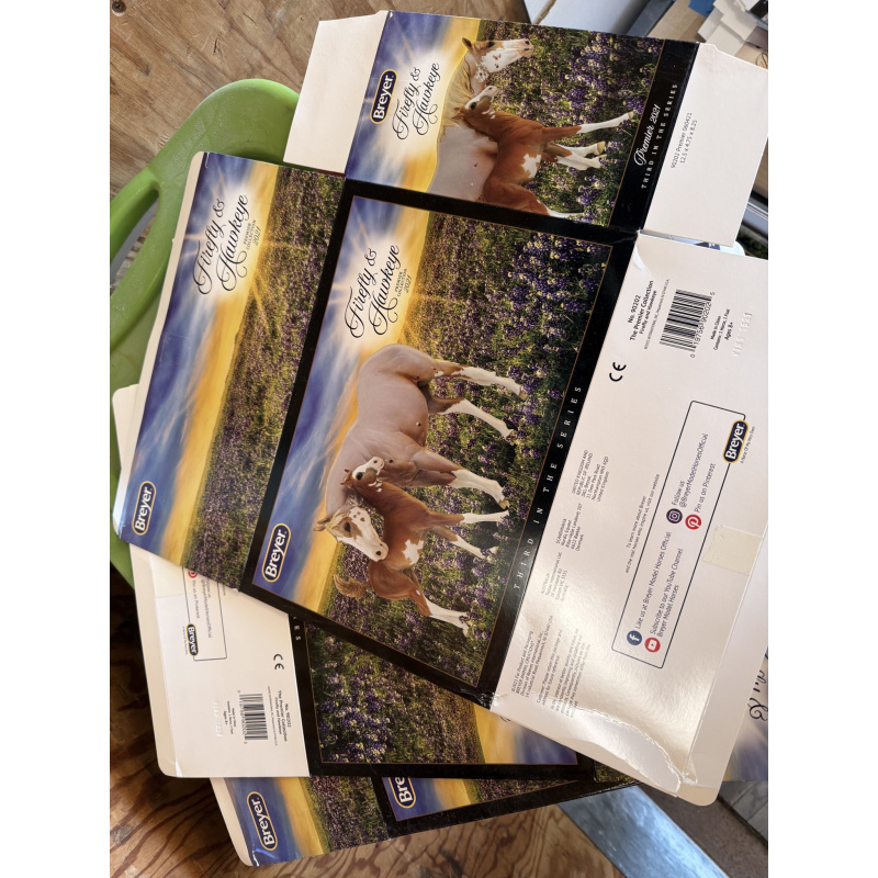 Breyer Material Premier Club Box Firefly & Hawkeye