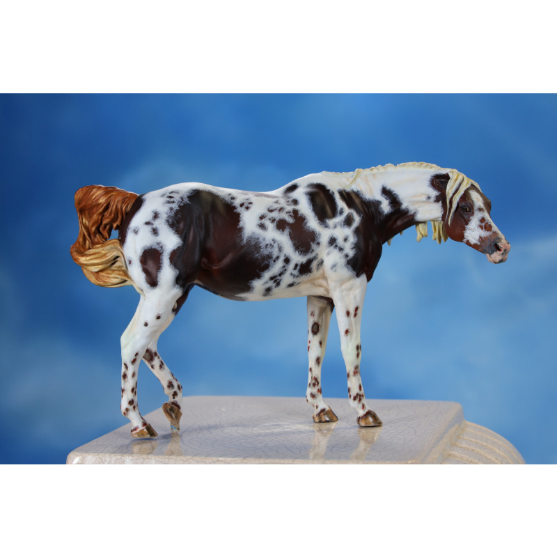 The Warden resin, Chestnut Tobiano, Venti Scale