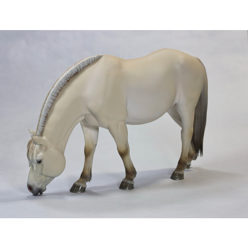 Traditional scale Norwegian Fjord Grazing Mare 3d Print “Gulblakk”
