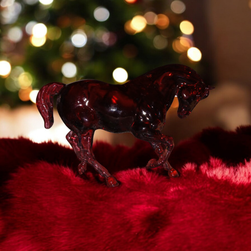 Hartland horse glossy red by Danielle Vanderpoole