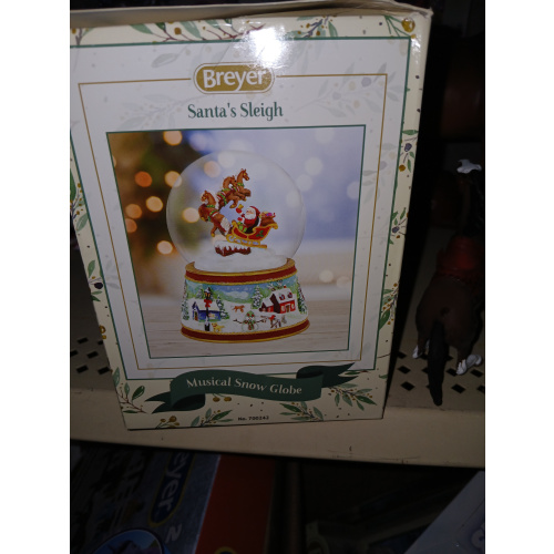 Breyer Horse Snowglobe new