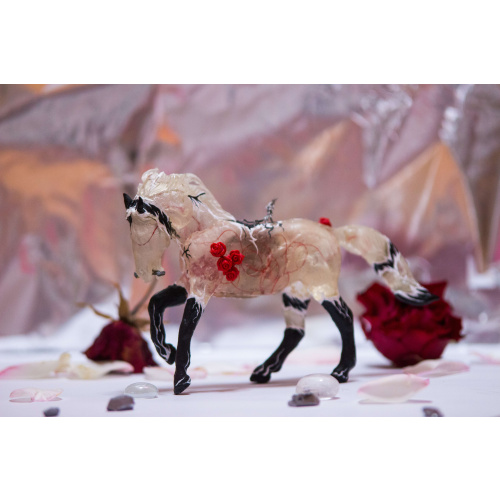 Extreme resin fantasy custom | I stuck something around my heart