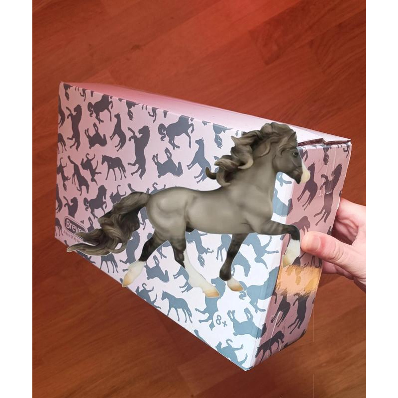 OPEN TO OFFERS | Breyer Reykjavik Box Unopened, brand new