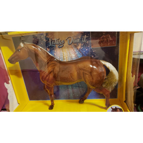 Glossy latigo