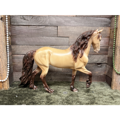 Breyer OF Model Horse BF Scandi Surprise Matte Champagne
