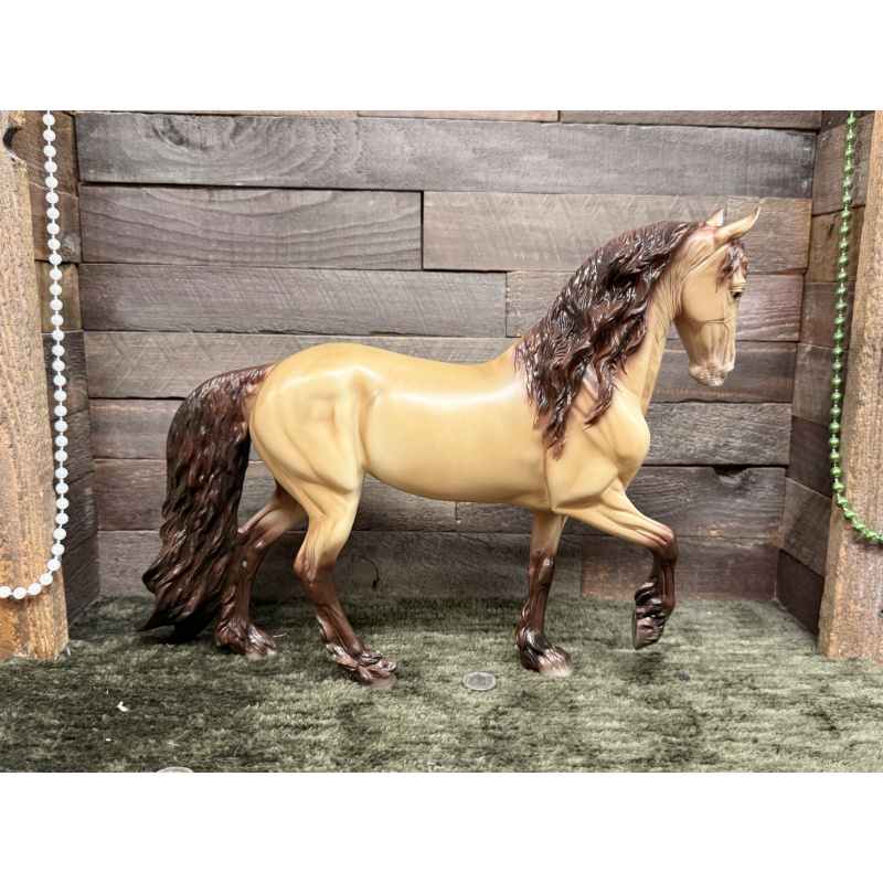 Breyer OF Model Horse BF Scandi Surprise Matte Champagne