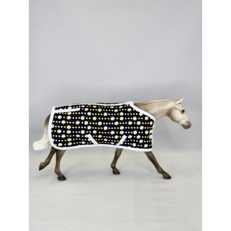 Daisy Stable Blanket  SB0294