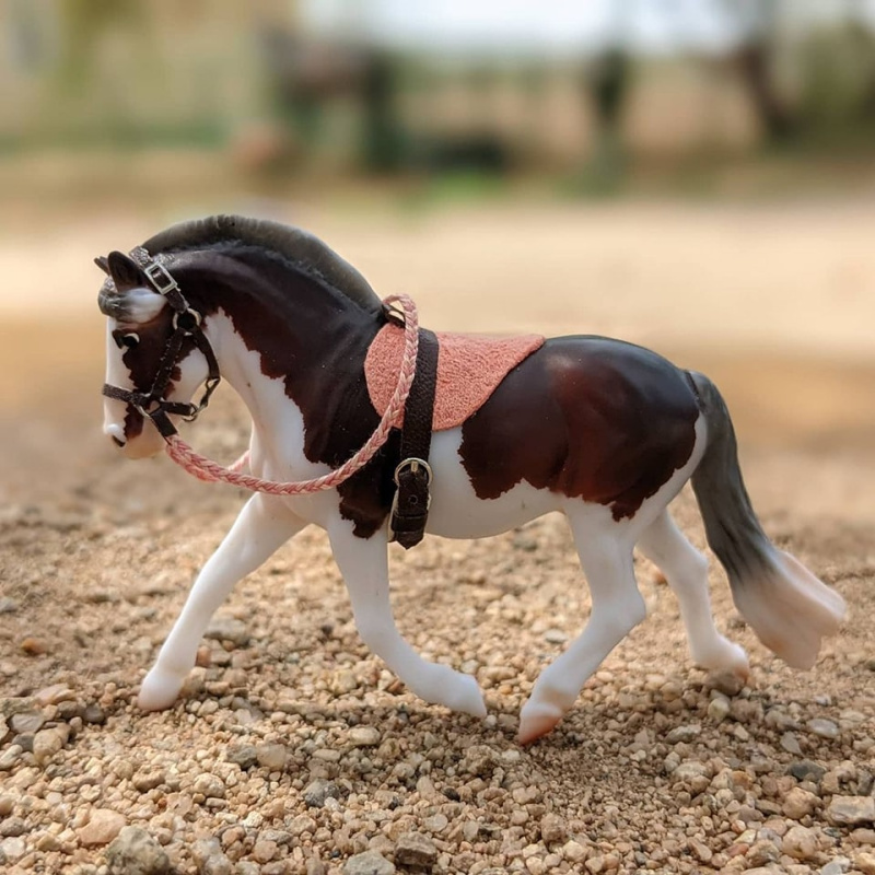 Stablemate Scaled Bareback set