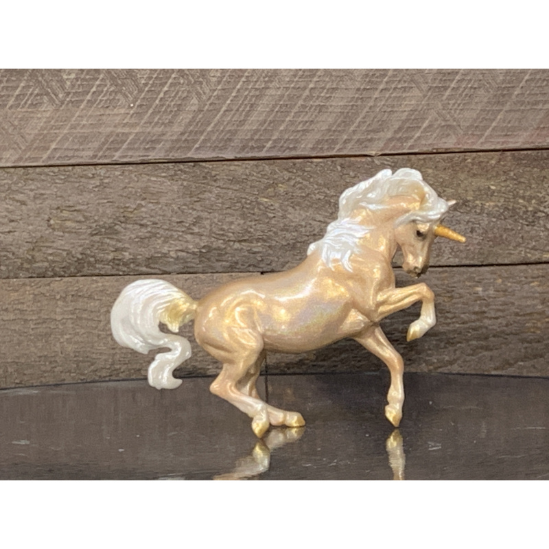 Breyer Custom Horse Croi Damsha  Custom Holographic Gold