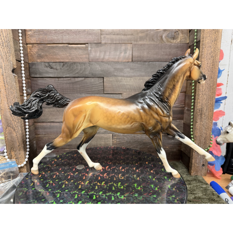 Breyer OF Model Horse Altynai Akhal-Teke Premier Club