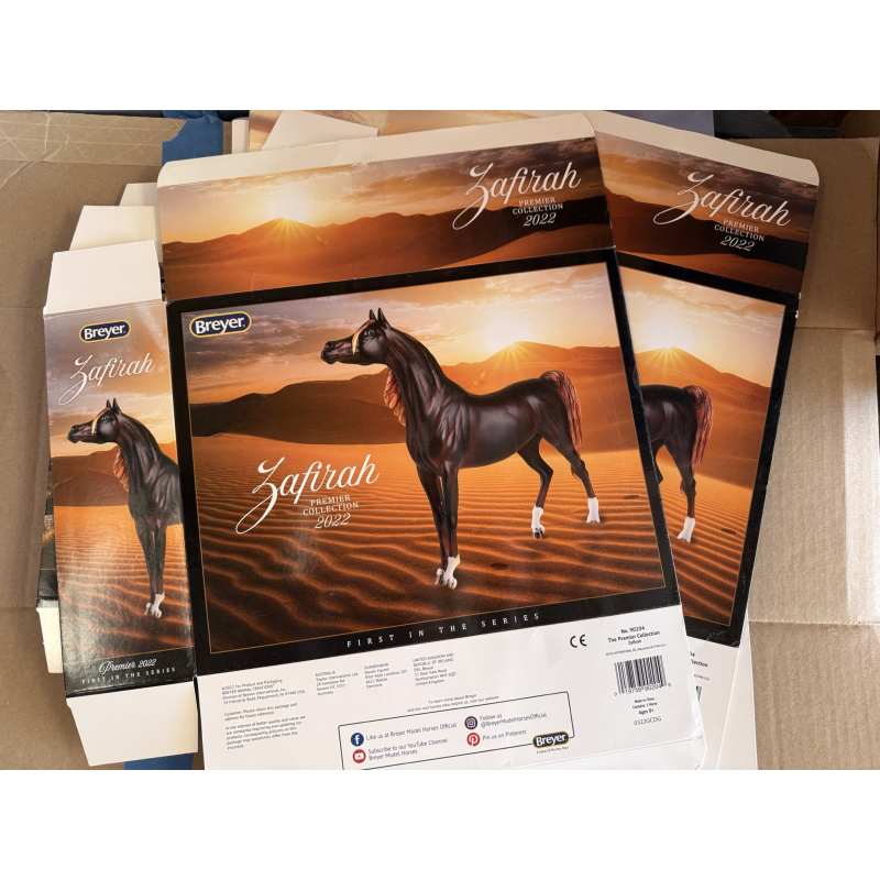 Breyer Material Premier Club Box Zafirha