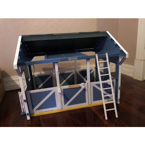Breyer Country Stable