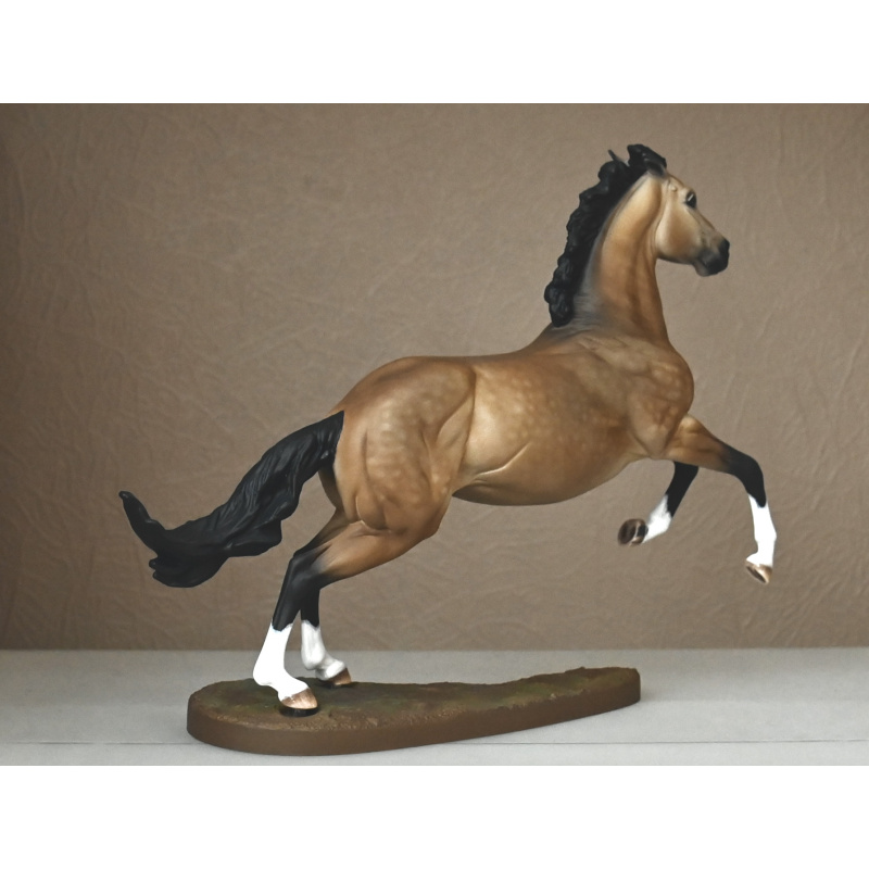 CM BREYER BABYFLO TO A GOLDEN DAPPLED BUCKSKIN