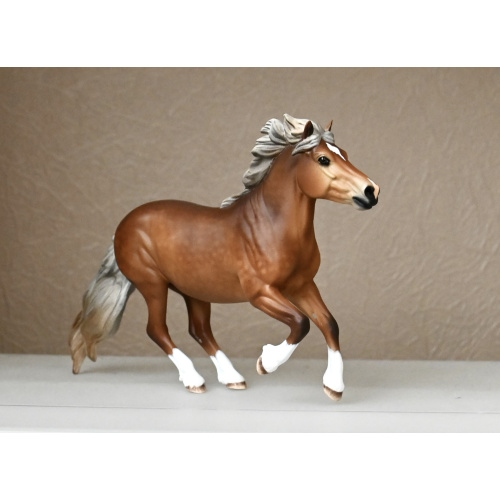 CM BREYER PREMIER MODEL WAFFLES TO A SOOTY DAPPLED PALOMINO