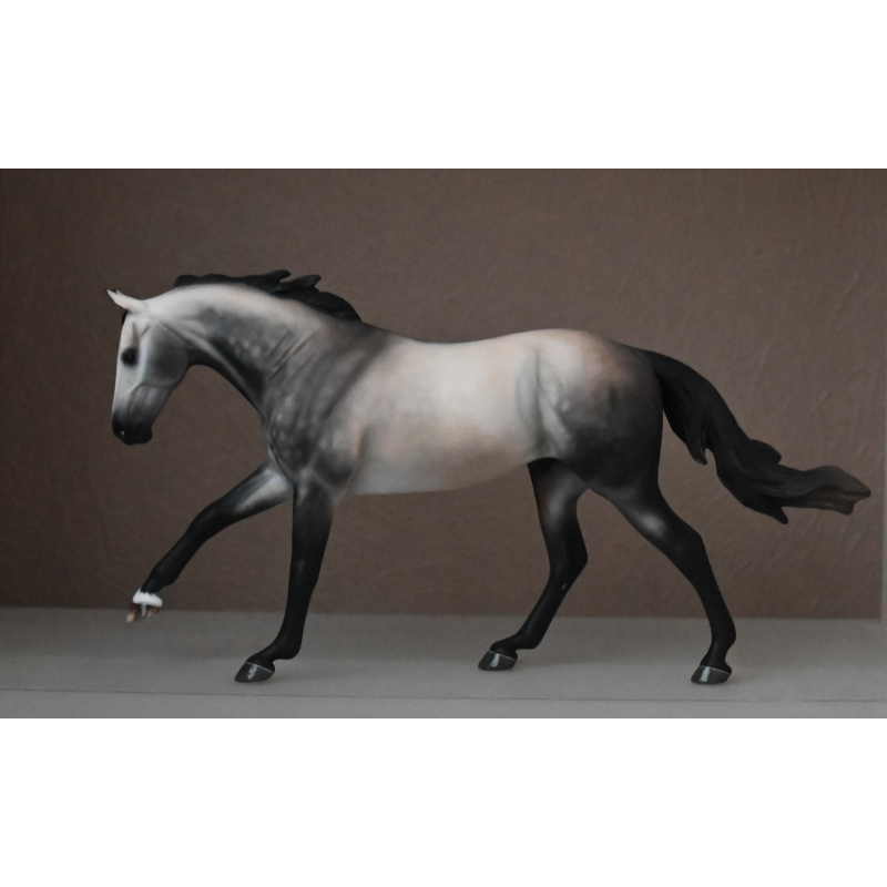 CM BREYER DUNDEE TO A PALE/SILVER TO GREYING OUT BUCKSKIN