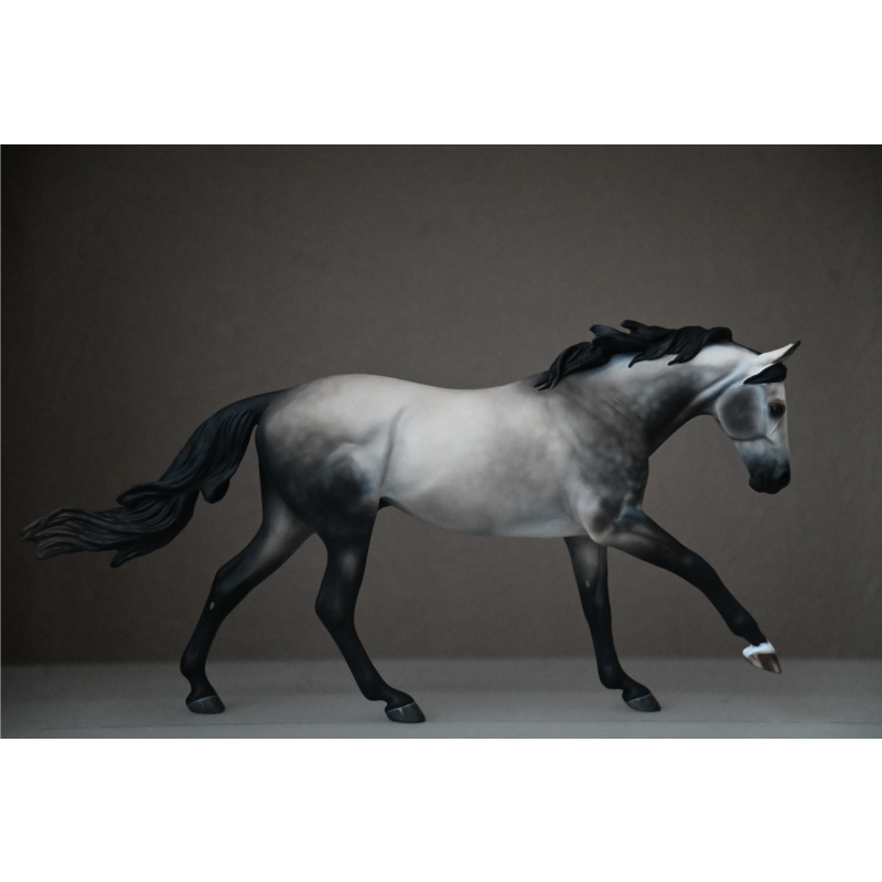 CM BREYER DUNDEE TO A PALE/SILVER TO GREYING OUT BUCKSKIN