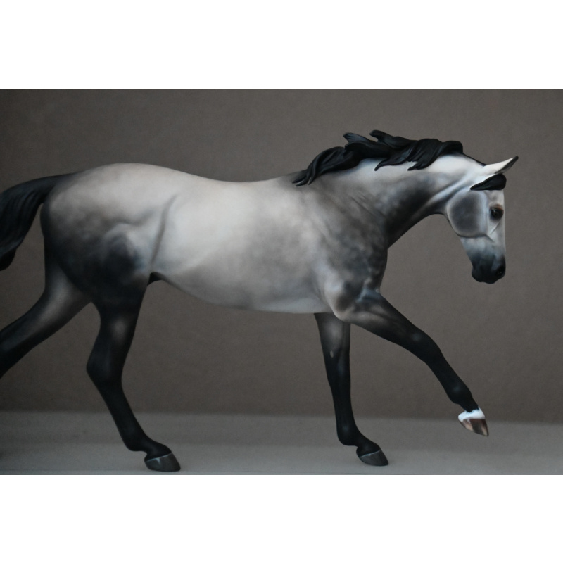 CM BREYER DUNDEE TO A PALE/SILVER TO GREYING OUT BUCKSKIN