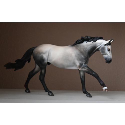 CM BREYER DUNDEE TO A PALE/SILVER TO GREYING OUT BUCKSKIN