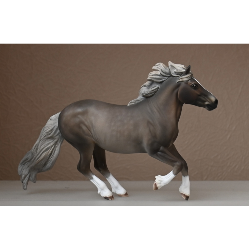 CM BREYER PREMIER MODEL WAFFLES TO A SILVER  DAPPLE