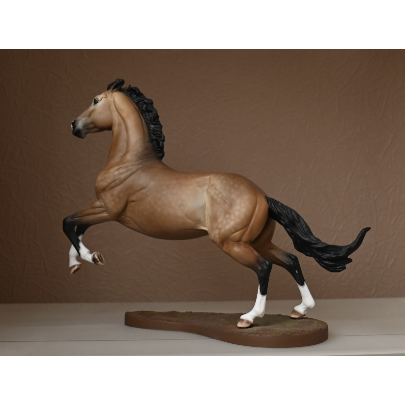 CM BREYER BABYFLO TO A GOLDEN DAPPLED BUCKSKIN