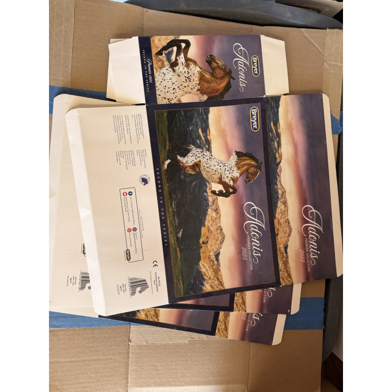 Breyer Material Premier Club Box Adonis