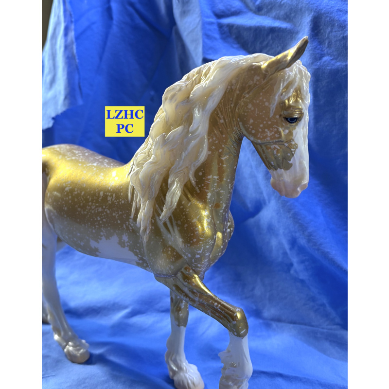 Breyer 2026 Scandi Surprise Model - Glossy gold decorator