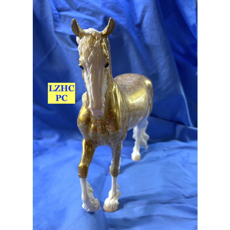 Breyer 2026 Scandi Surprise Model - Glossy gold decorator
