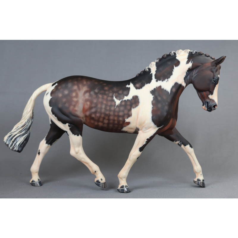 Breyer Traditional Braided Rowan | Dappled Bay W/ Heterochromia
