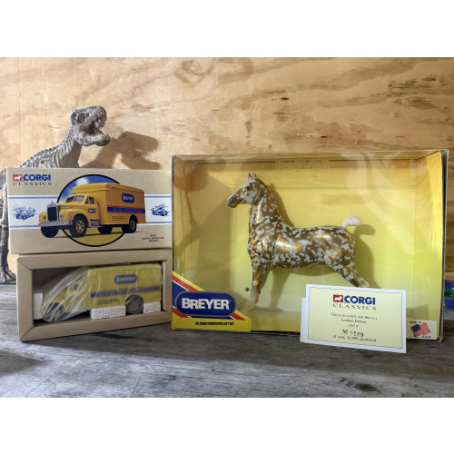 Breyer Giltedge Gold Hackney pony NIB W/Truck & COA RARE