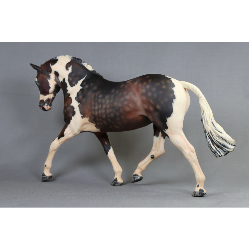 Breyer Traditional Braided Rowan | Dappled Bay W/ Heterochromia