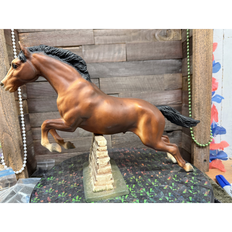 Breyer OF Model Horse  Bay Vintage Jumper With Wall