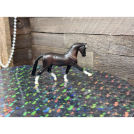 Breyer OF Stablemate Hanoverian Bay G4 Mystery Series 4