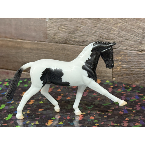 Breyer OF Stablemate Hanoverian Black White Pinto G4 Mystery 2018