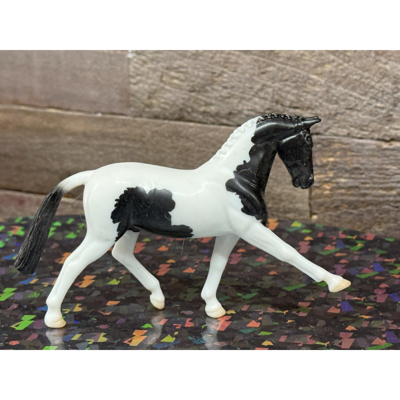 Breyer OF Stablemate Hanoverian Black White Pinto G4 Mystery 2018