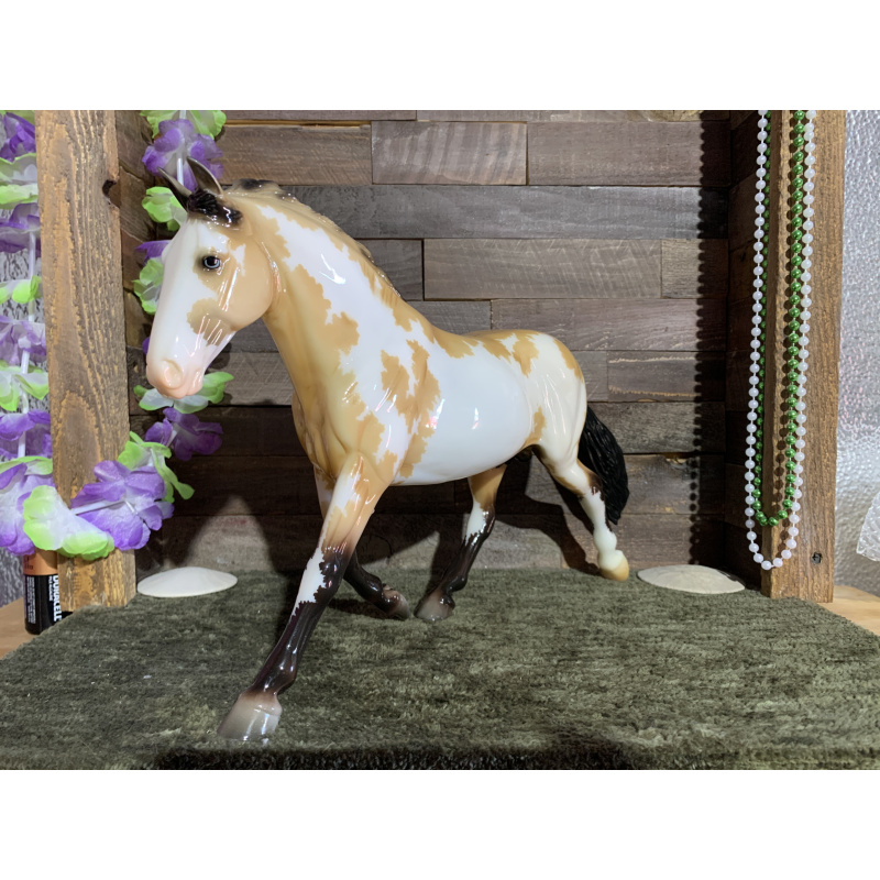 Breyer OF Horse Cleveland Bay Rotating Draft BF SR Glossy Buckskin Paint.