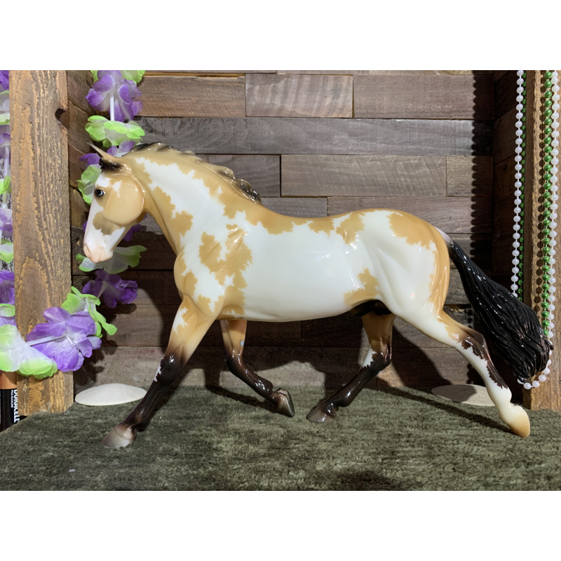 Breyer OF Horse Cleveland Bay Rotating Draft BF SR Glossy Buckskin Paint.