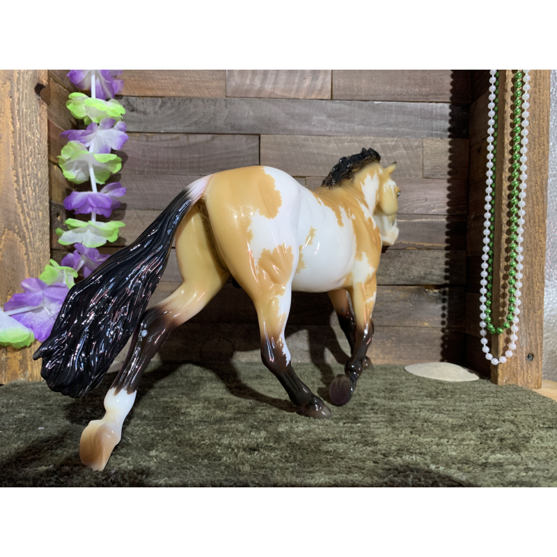 Breyer OF Horse Cleveland Bay Rotating Draft BF SR Glossy Buckskin Paint.