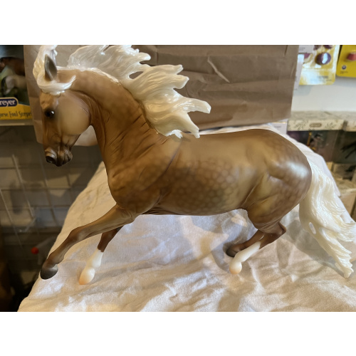 Breyerfest Dappled Palomino Future Is Bright