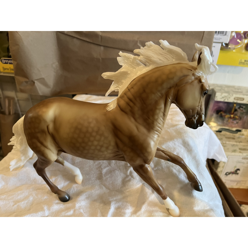 Breyerfest Dappled Palomino Future Is Bright