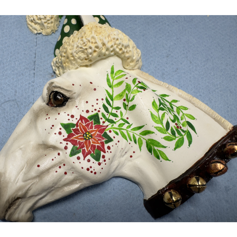Yule Mule Decorator Resin Medallion. Live show winner!