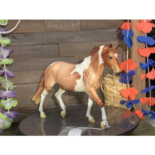 Breyer OF Horse Giselle Glossy Chestnut Pinto Slainte Surprise