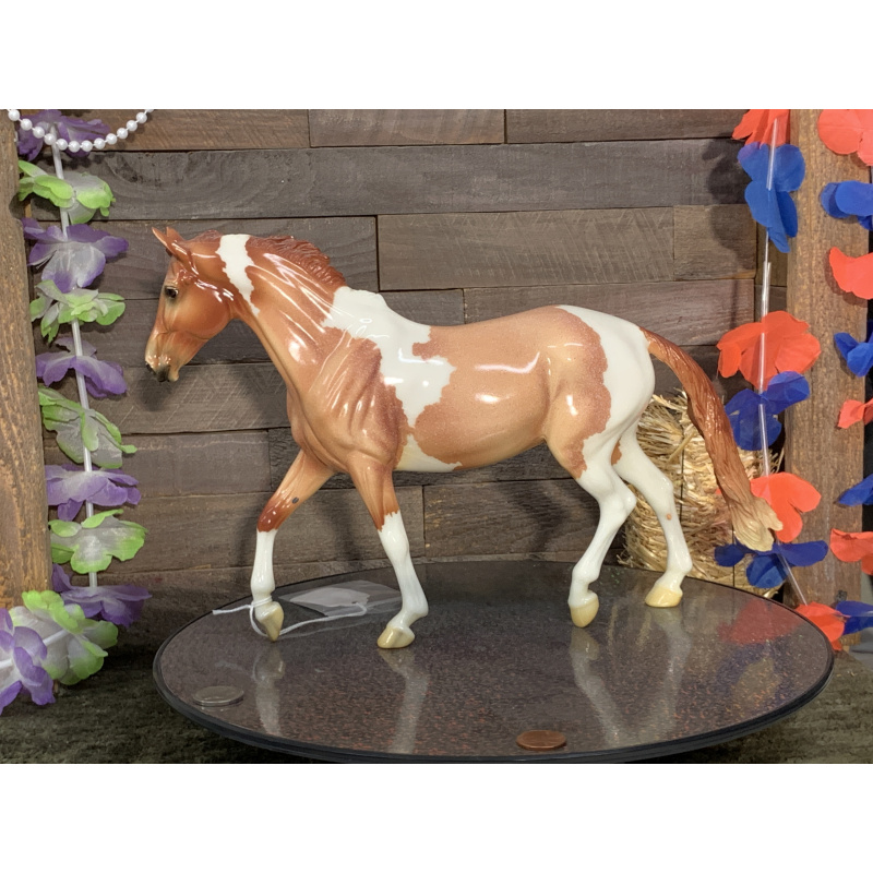Breyer OF Horse Giselle Glossy Chestnut Pinto Slainte Surprise