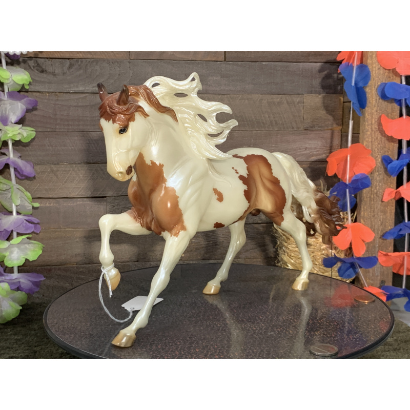 Breyer OF Horse Heros Welcome Home Glossy Chestnut Pinto