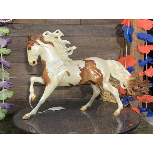 Breyer OF Horse Heros Welcome Home Glossy Chestnut Pinto