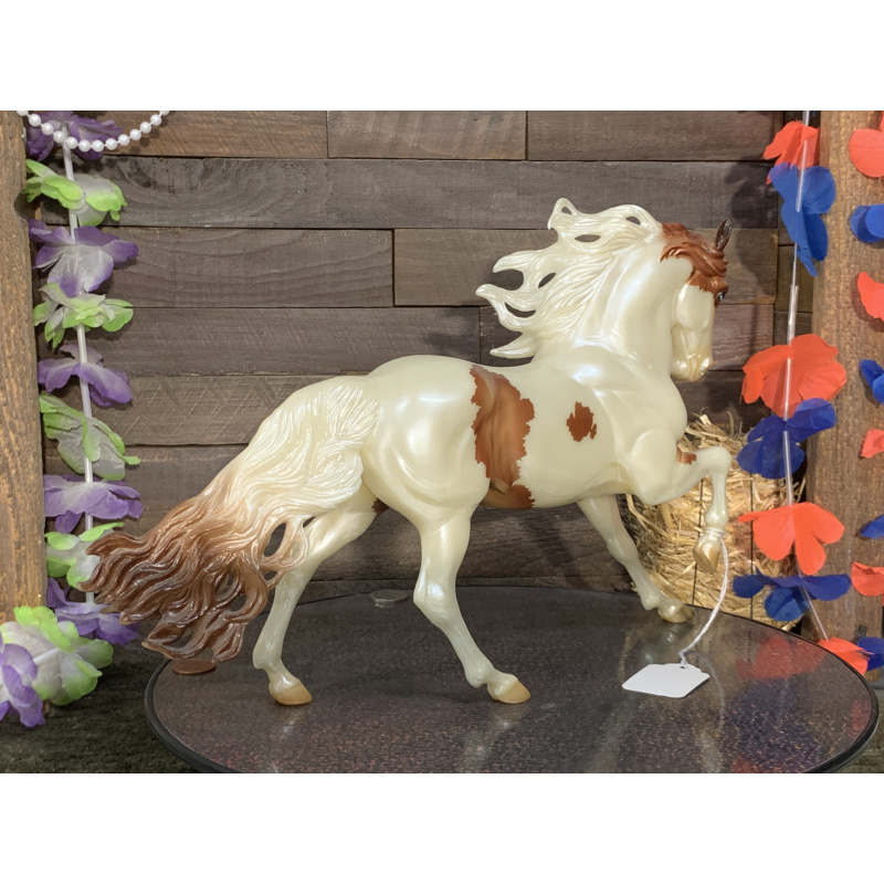 Breyer OF Horse Heros Welcome Home Glossy Chestnut Pinto