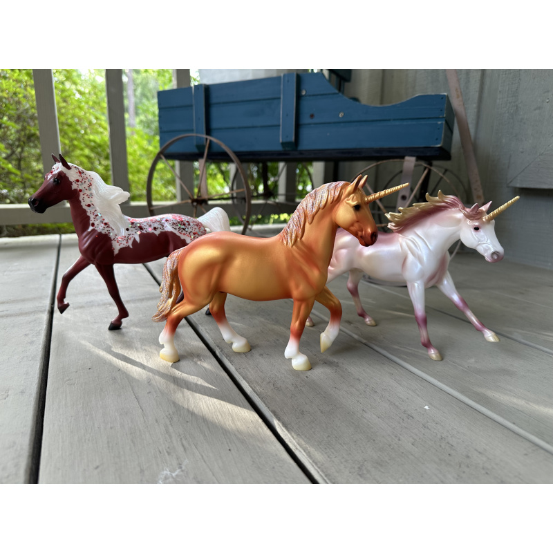 Breyer Web Special Nova, Solaris, and Red Velvet