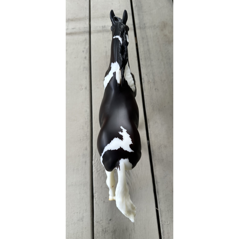 - [ ] Breyer Breyerfest 2019 Celebration Horse Model Oliver Cleveland Bay #711339
