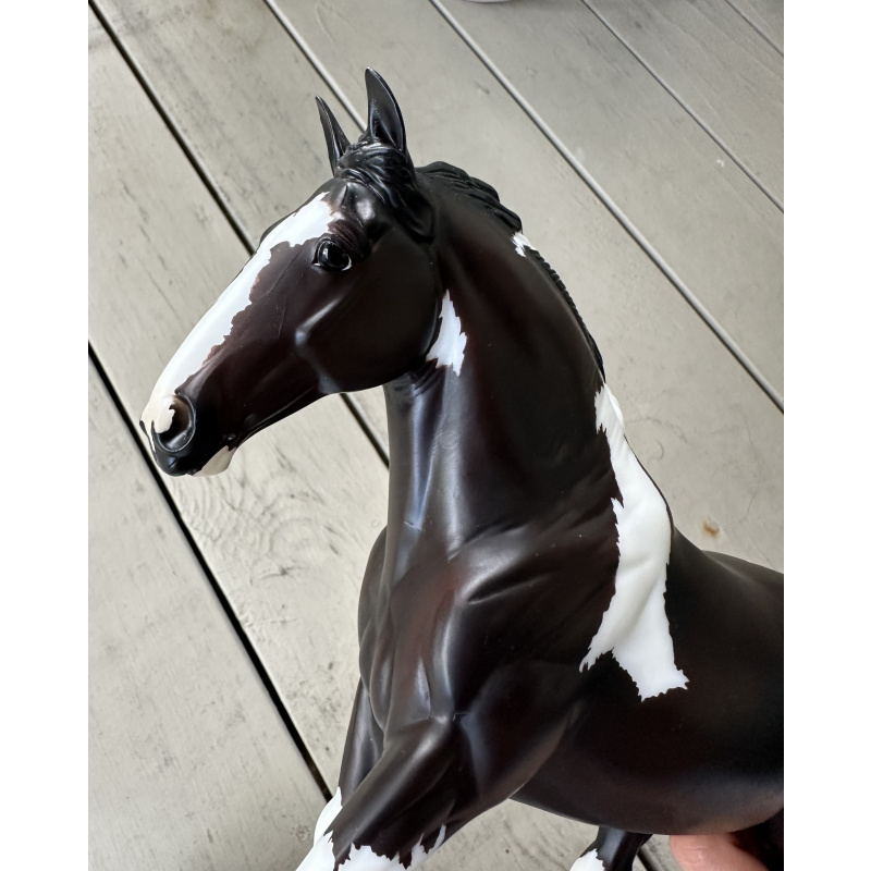 - [ ] Breyer Breyerfest 2019 Celebration Horse Model Oliver Cleveland Bay #711339