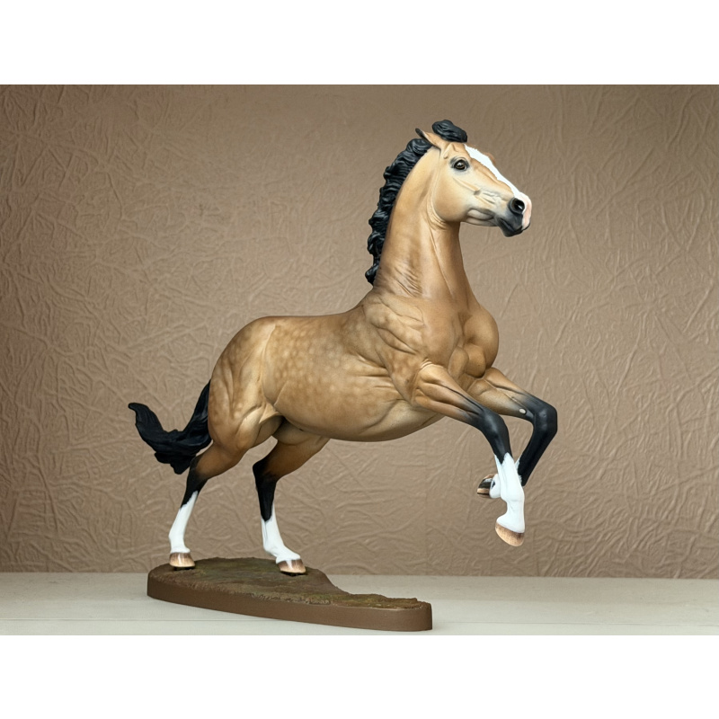 CM BREYER BABYFLO TO A GOLDEN DAPPLED BUCKSKIN
