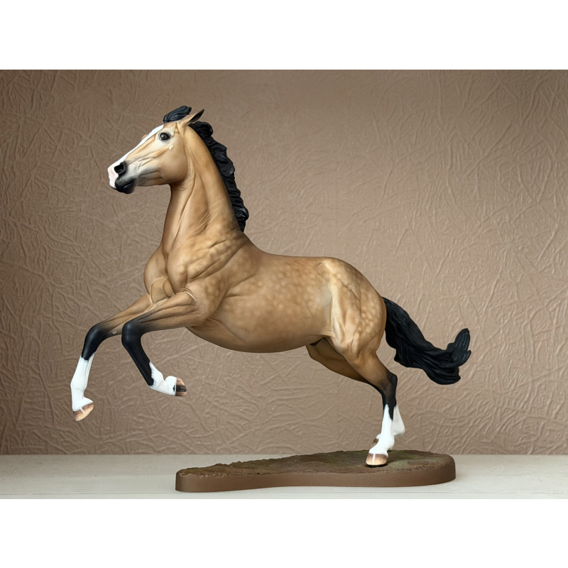 CM BREYER BABYFLO TO A GOLDEN DAPPLED BUCKSKIN